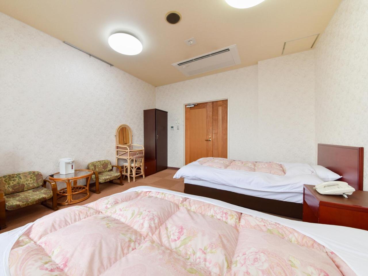 Готель Shichijo Onsen Dome Kikuchi Екстер'єр фото